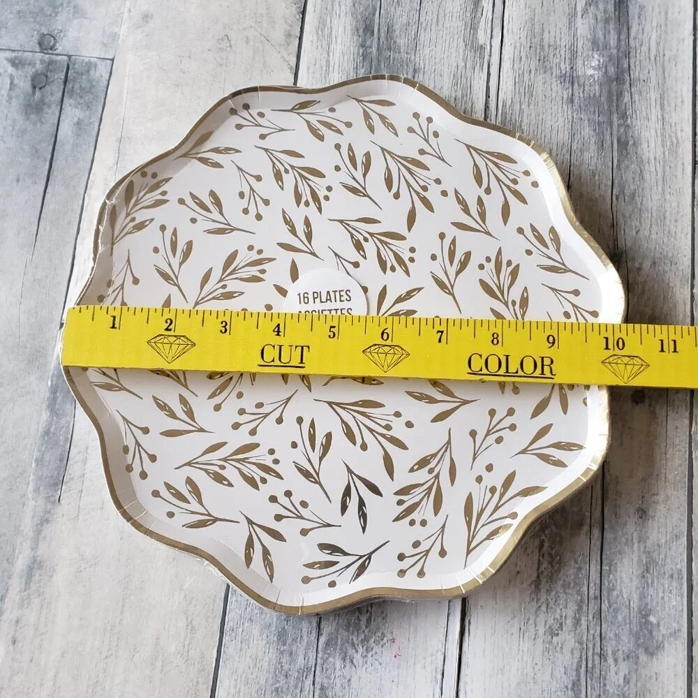 NWT - Meri Meri White and Gold Leaf Scalloped Paper Plates (set of 16)